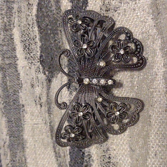 Large butterfly hair barrette in great fonditiin - Picture 1 of 3